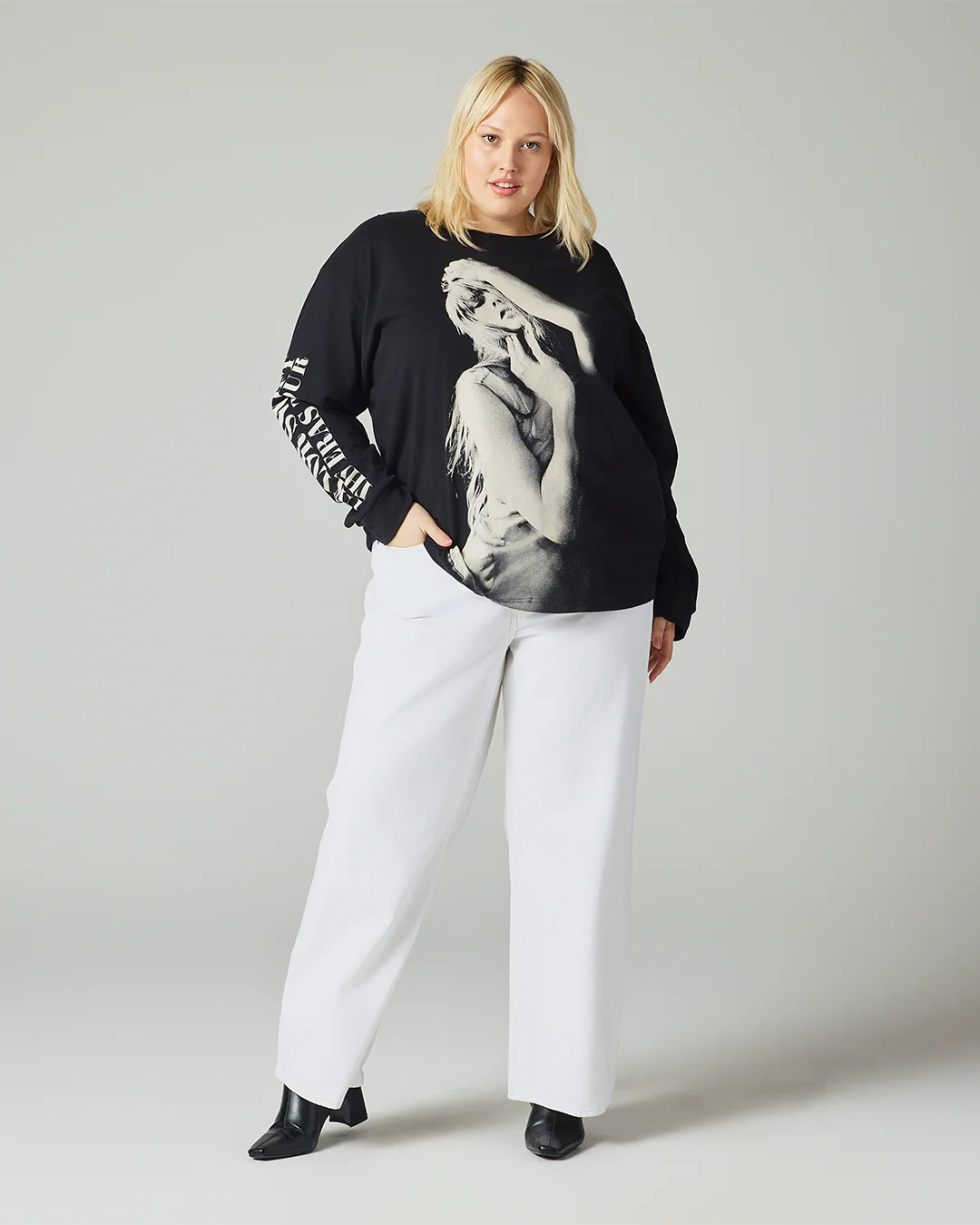 Taylor Swift | The Eras Tour Photo Long Sleeve T-Shirt - Image 9